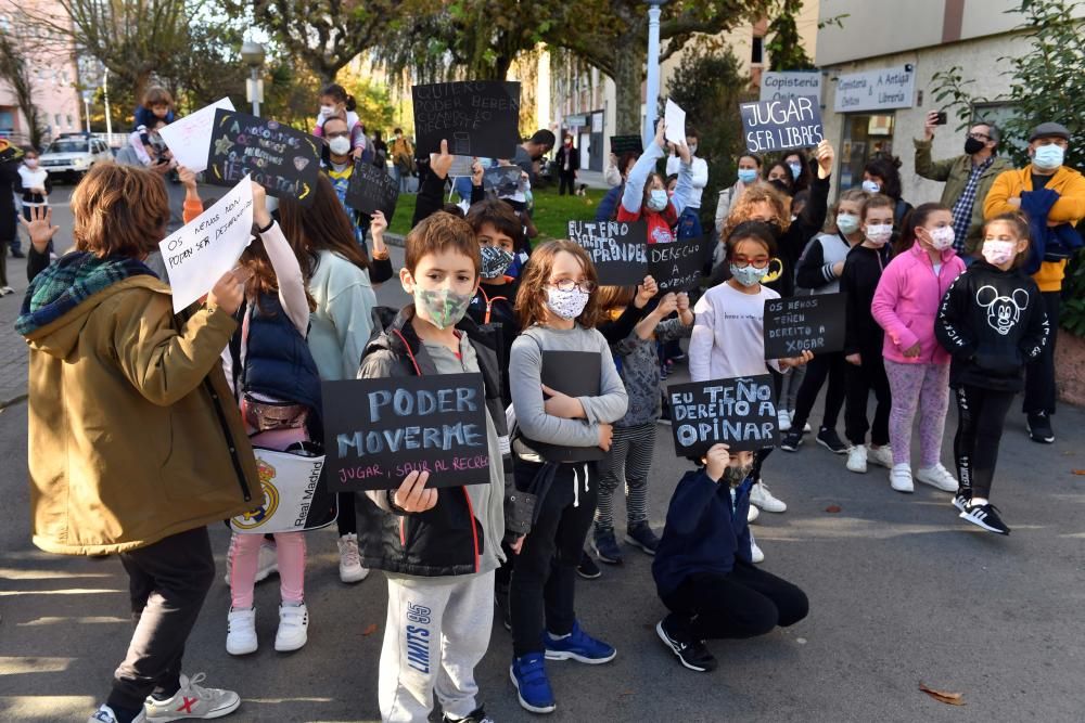 Protesta y baile en el CEIP Ramón de la Sagra