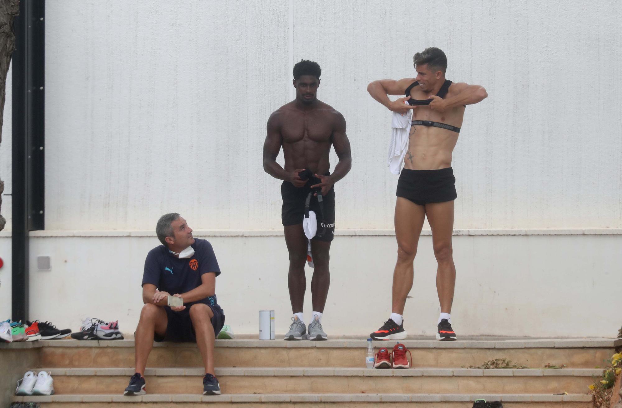 Entrenamiento en dos grupos para el Valencia CF