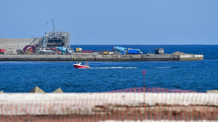 Cuenta atrás para el nuevo muelle Reina Sofía tras la construcción del muro de abrigo