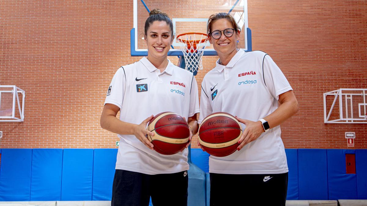 Irene Garí, a la izquierda, junto a la entrenadora Anna Montañana