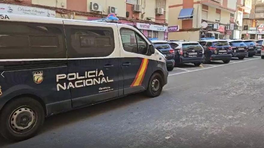 Detienen a un policía nacional excoordinador de Vox en Alicante por cohecho en Extranjería