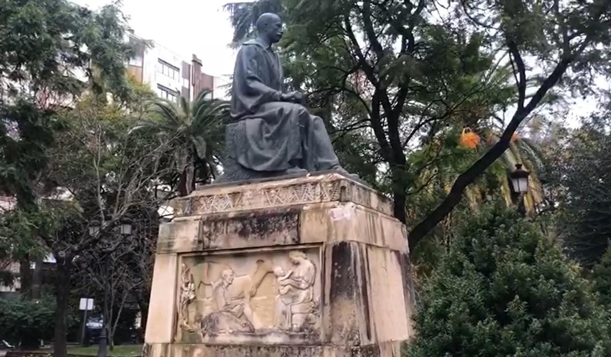 Homenaje a la centeraria Estatua de Gabriel y Galán