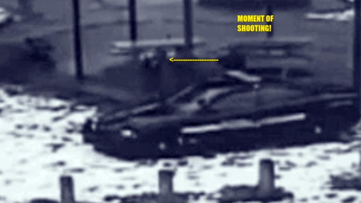 Grabación del momento en que un policía mata en EEUU a Tamir Rice de 12 años que jugaba con una pistola de plástico.