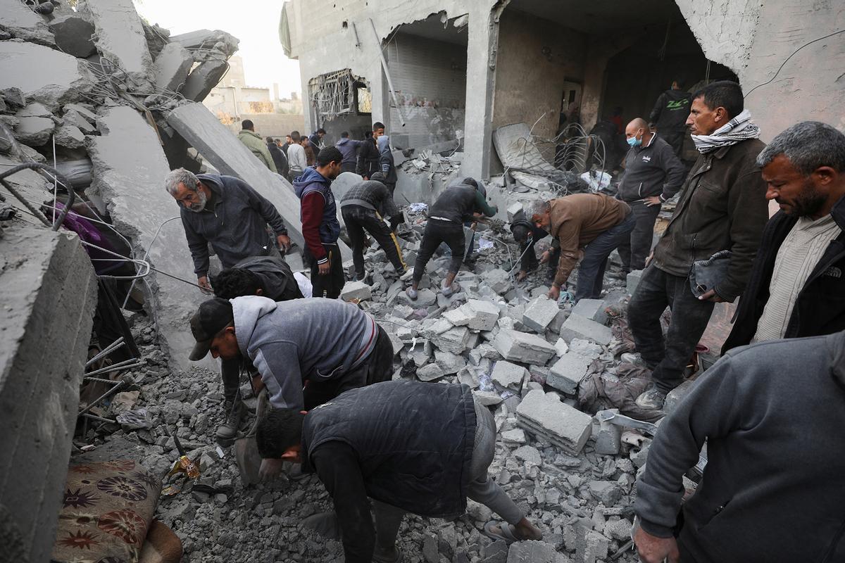 Decenas de muertos en un ataque aéreo de Israel en Ciudad de Gaza | FOTOS