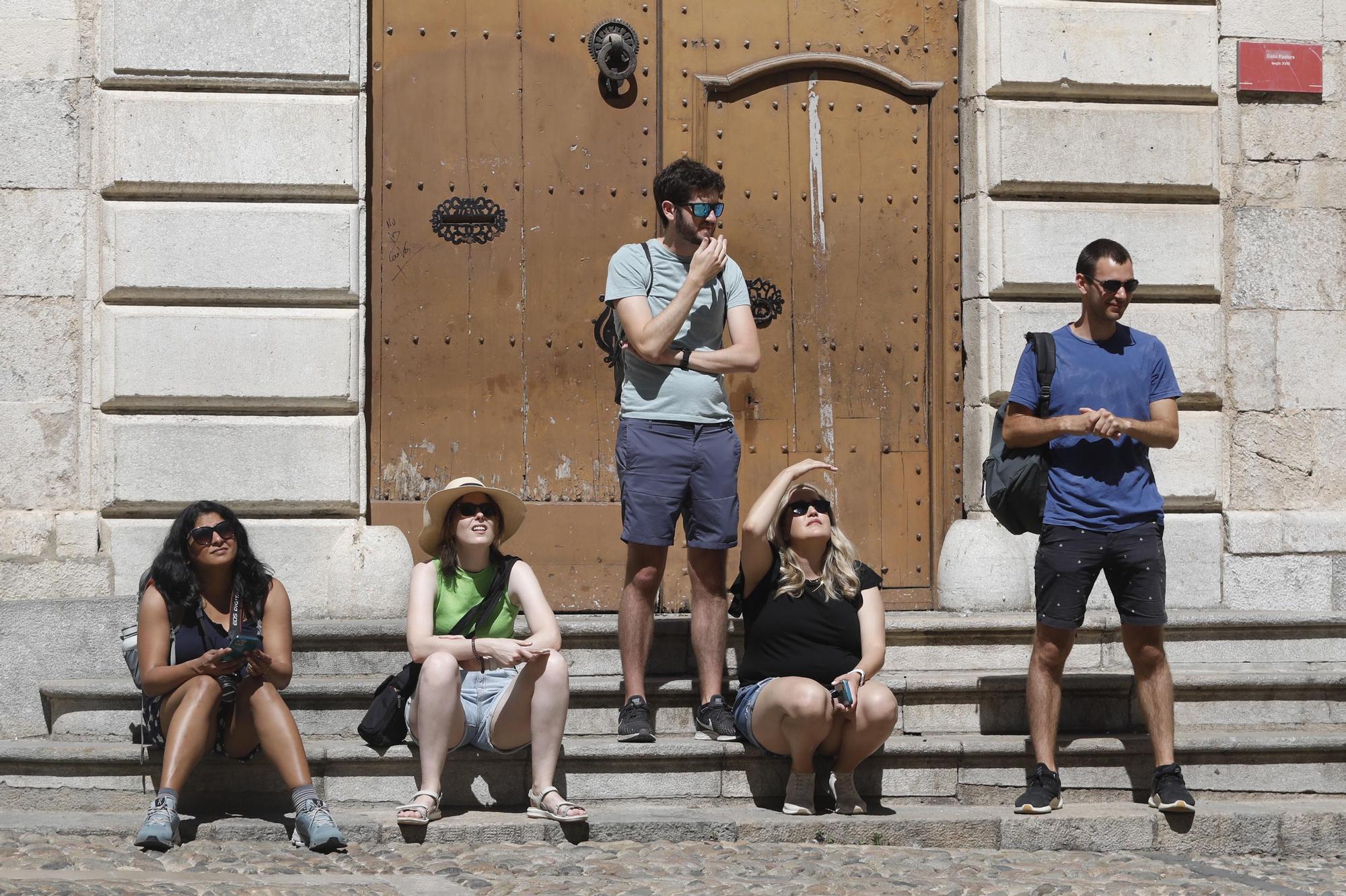 Turistes pel Barri Vell de Girona