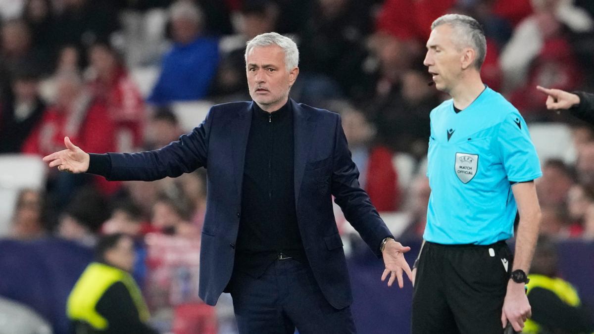 José Mourinho, técnico del Benfica