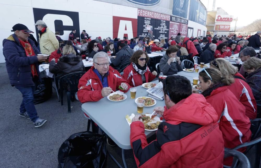 Paella e instantes previos al partido del Centenario