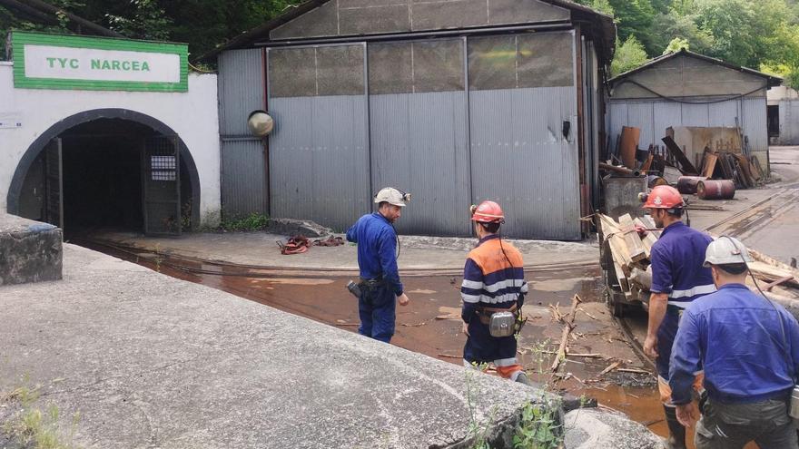 La Brigada de Salvamento Minero inspecciona la mina de Rengos, en Cangas del Narcea, para proceder con las labores de seguridad y mantenimiento