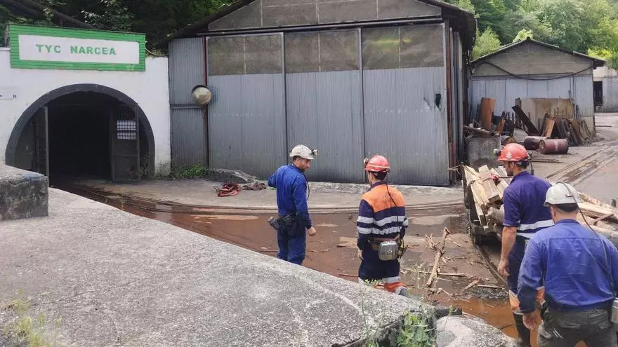 La Brigada de Salvamento Minero inspecciona la mina de Rengos, en Cangas del Narcea, para proceder con las labores de seguridad y mantenimiento