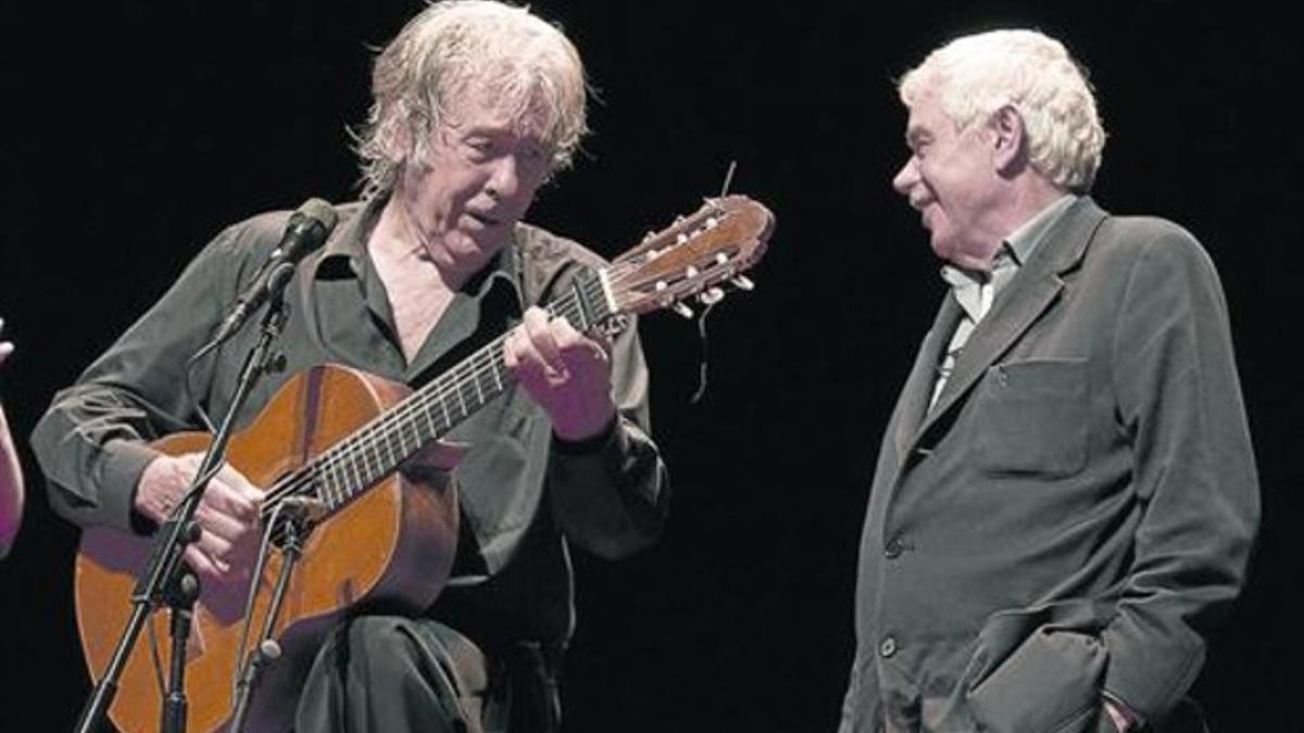 Los amigos, primero: Paco Ibáñez invitó a Pasqual Maragall a cantar 'Les copains d'abord' de Brassens.