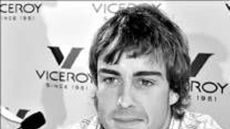 Alonso abre un resquicio para abandonar Renault