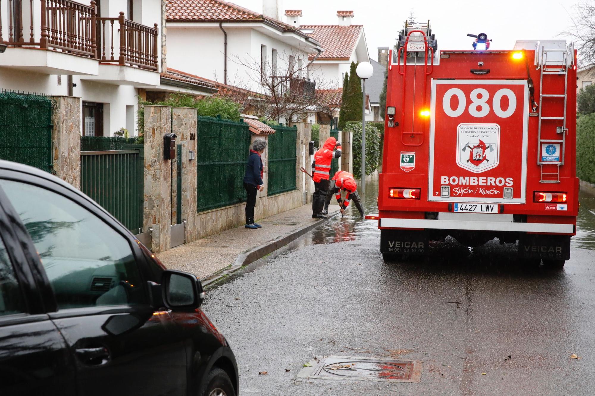 En imágenes: las consecuencias de la borrasca "Fein" en Gijón