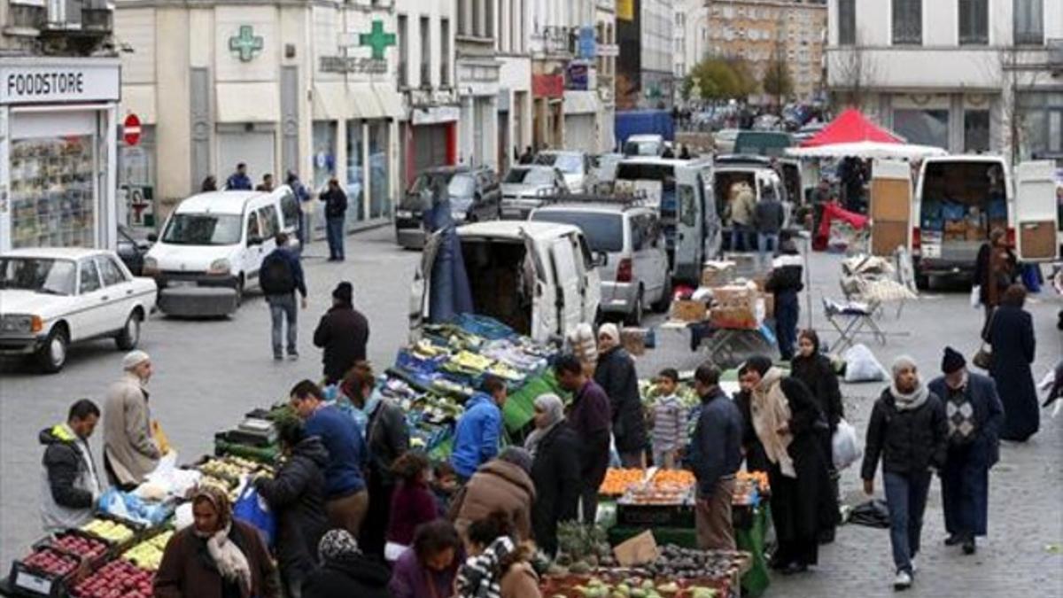 Mayoría musulmana 8 La comuna de Molenbeek, en Bruselas, escenario de varias detenciones, ayer.