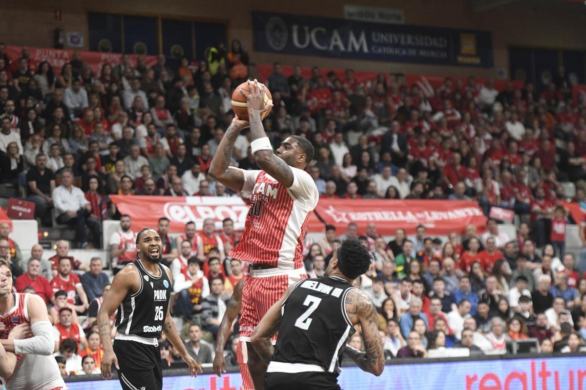 Kelan Martin, del UCAM Murcia, durante un momento del enceuntro ante el PAOK.