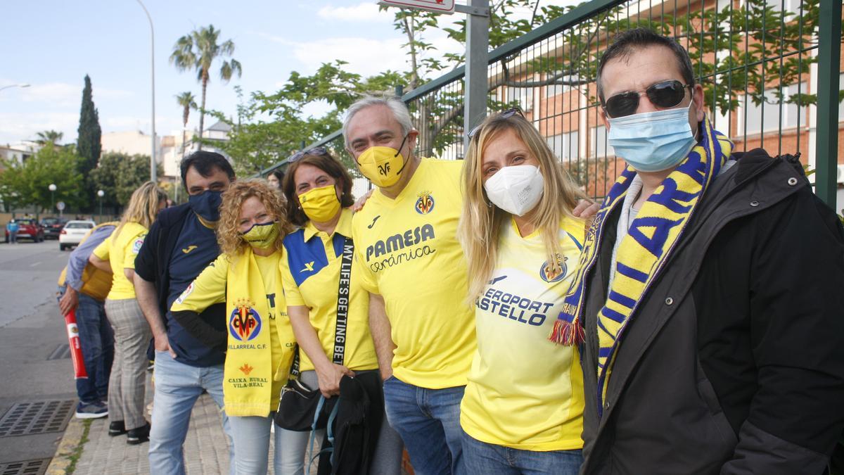 GALERÍA DE FOTOS | Así han recibido al equipo en los aledaños del estadio