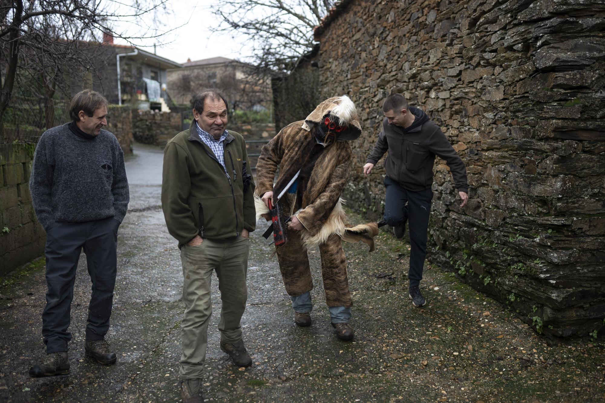 Mascaradas 2022: El caballico de Villarino Tras la Sierra