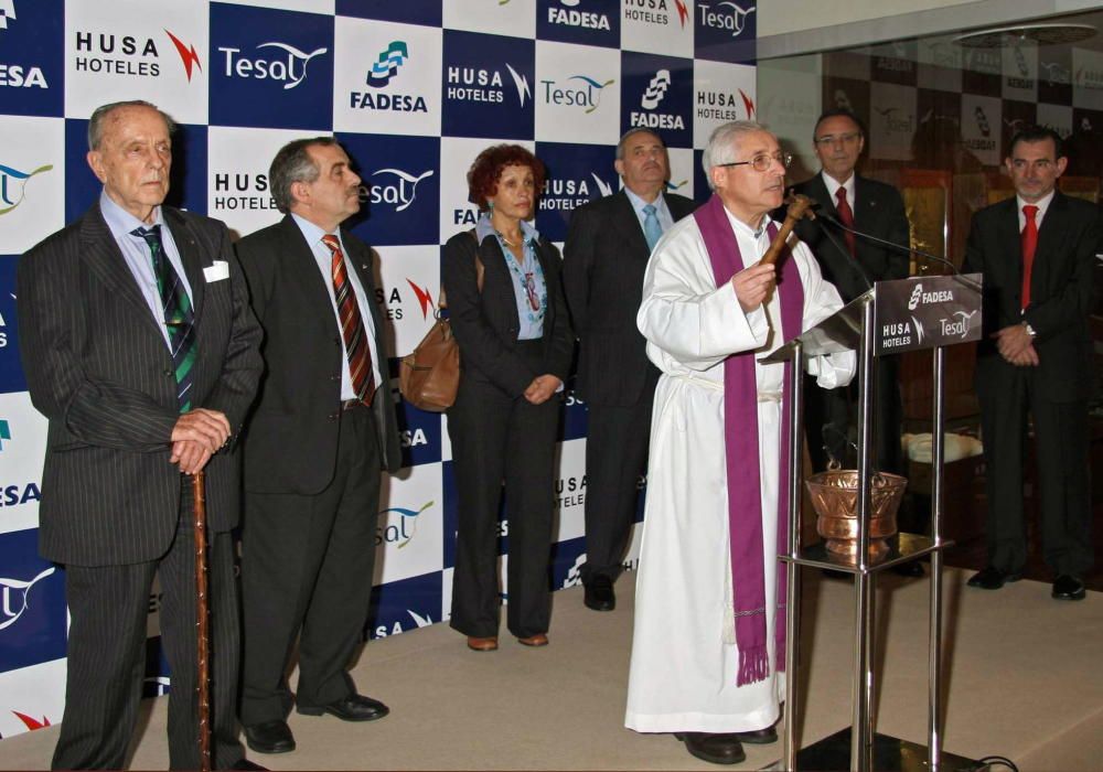 En esta foto de 2006, Jove en la inauguración del hotel Husa Spa Vilalba con el expresidente de la Xunta de Galicia Manuel Fraga; el alcalde de Vilalba, Gerardo Criado; la delegada de Vicepresidencia de la Xunta, Blanca Rodríguez; presidente de Husa, Joan Gaspart, y el presidente de Tesal, Tomás Ares.