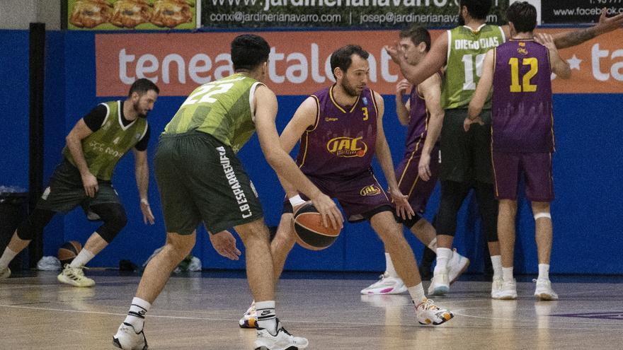 L&#039;Esparreguera persegueix el lideratge durant tot el partit però el JAC Sants se li escapa (78-81)