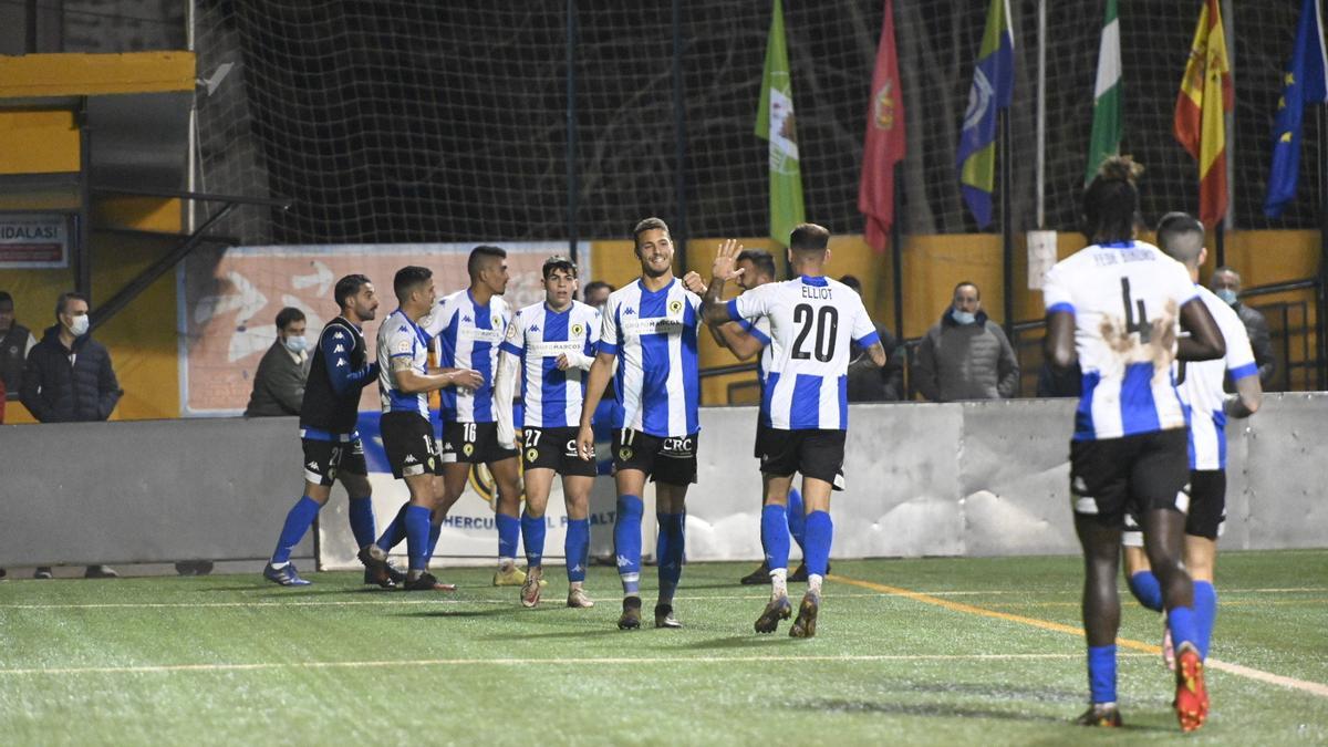 Pedro Sánchez pone la firma al triunfo del Hércules en Mancha Real (1-2)