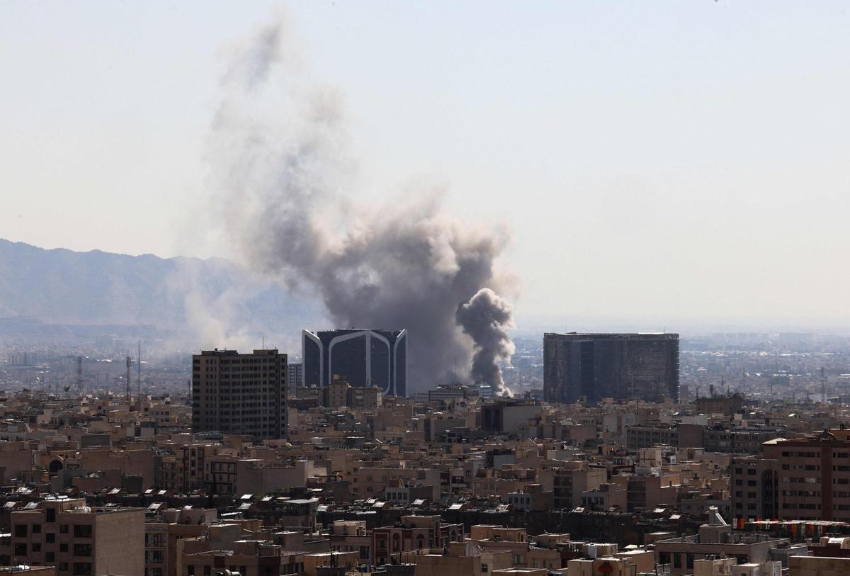 Segundo día de bombardeos de Estados Unidos e Israel sobre Teherán