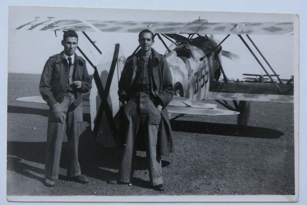 Aeródromo de León, octubre de 1937. Mario Blanco y Faustino López.