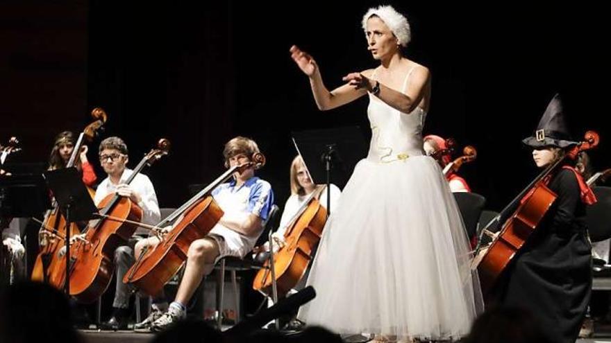 Alumnos del Conservatorio, durante el concierto que ofrecieron ayer en el teatro de La Laboral.