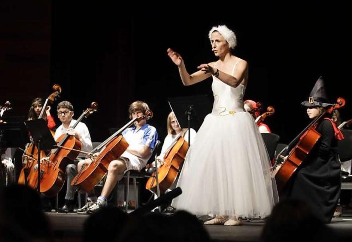 Alumnos del Conservatorio, durante el concierto que ofrecieron ayer en el teatro de La Laboral.