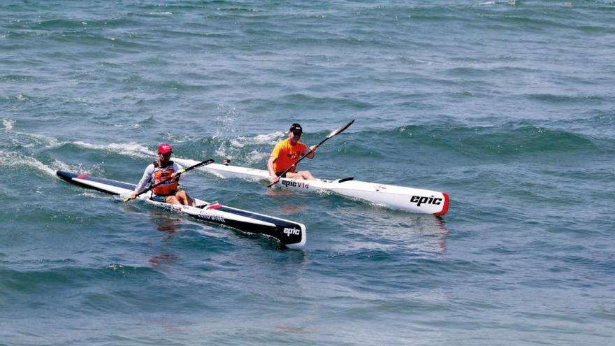 Surfski: coger olas a golpe de pala