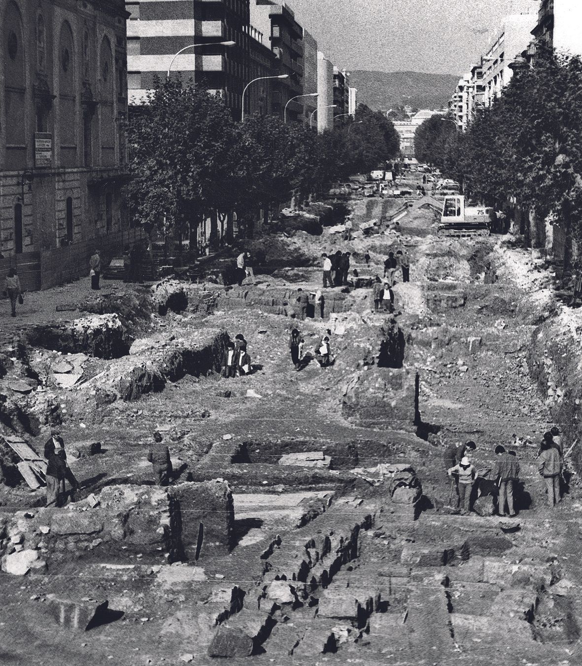Vista del yacimiento romano que emergió en la avenida del Gran Capitán durante las obras para construir un aparcamiento subterráneo en los años 80.