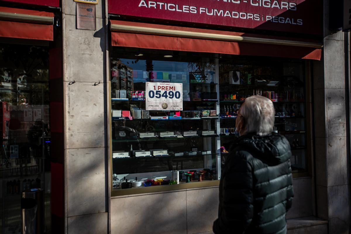 La administración de lotería de la Zona Franca donde se ha vendido el Gordo de Navidad.