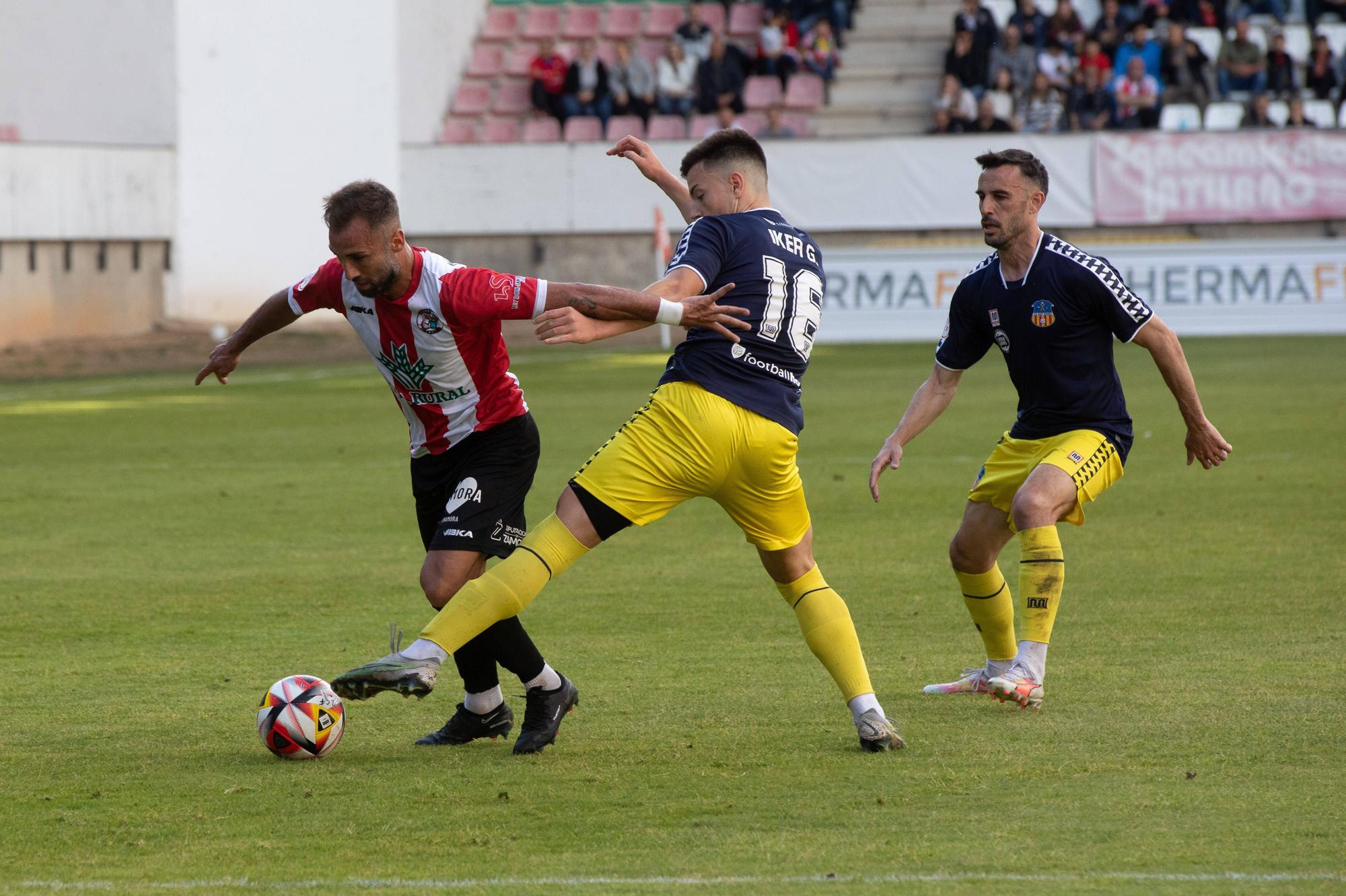 GALERÍA | Las mejores imágenes del histórico partido Zamora CF-Sant Andreu