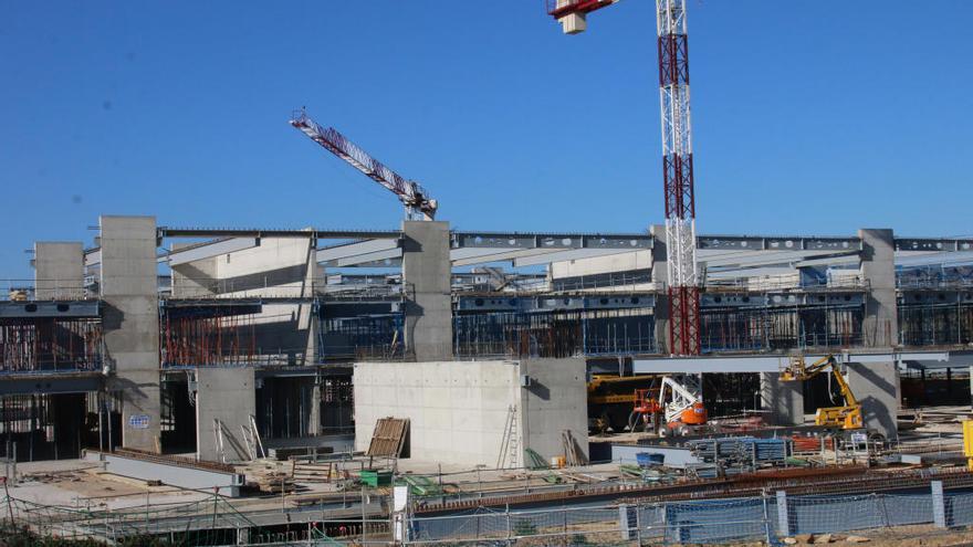 Las obras de construcción de la nueva facultad de Psicología avanzan a buen ritmo después de los problemas administrativos que hubo que superar.