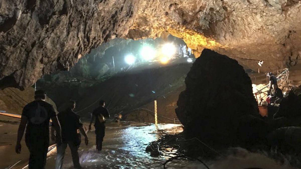 Dispositivo de rescate en la cueva tailandesa