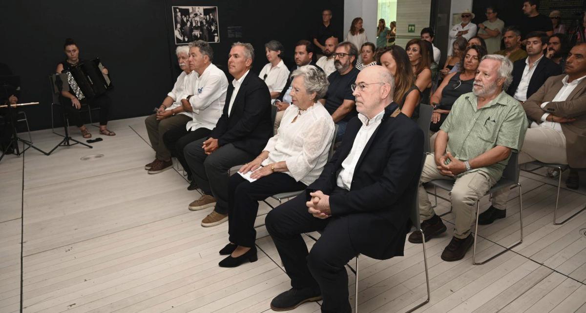 Asistentes ao acto celebrado onte no Museo de Pontevedra. | FDV