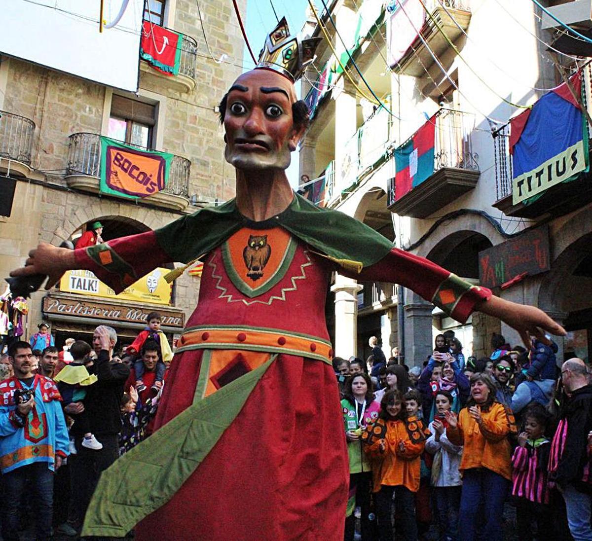 El Gegant Boig balla a Solsona durant el Carnaval del 2020 | ARXIU/ARNAU VALVERDE