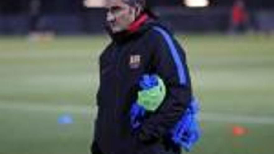 Ernesto Valverde, durant l&#039;entrenament del Barça.