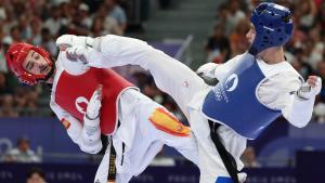 Javier Pérez Bolo cae ante el vigente campeón olímpico, Ulugtbek Rashitov.