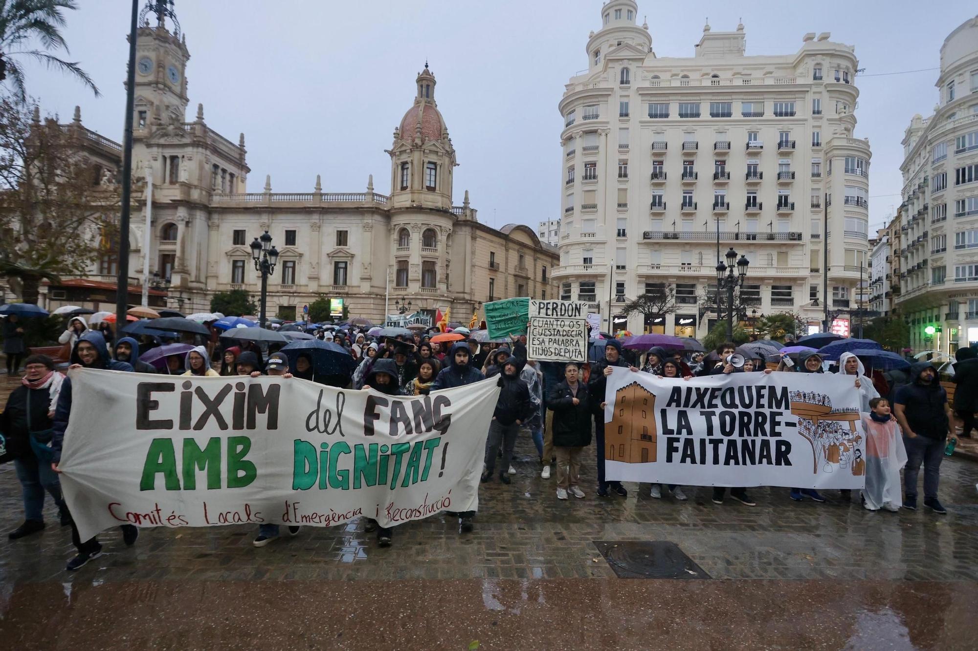 La cuarta manifestación contra Mazón por la gestión de la dana, en imágenes