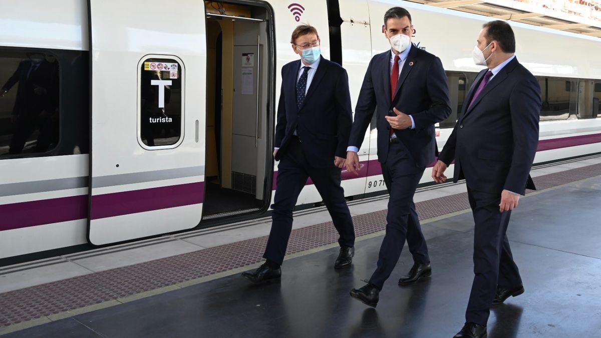 Ximo Puig, Pedro Sánchez y José Luis Ábalos.