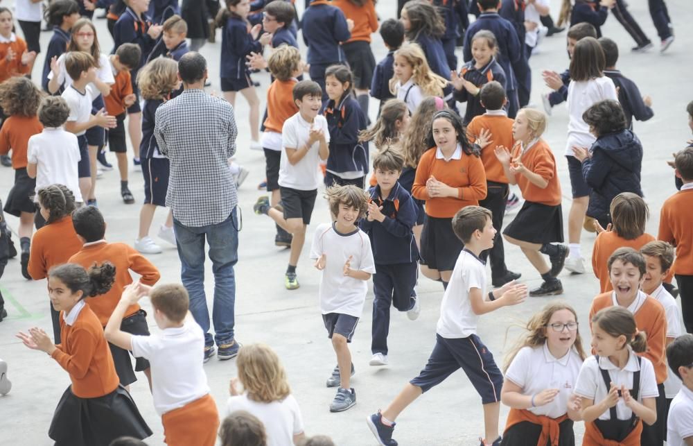 Muiñeira con 450 alumnos del colegio Franciscanas