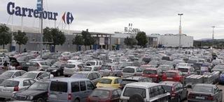 El Consell se enfrenta a un lluvia de recursos de centros comerciales