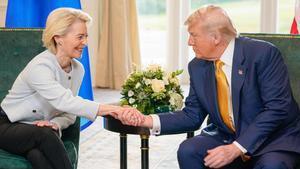 El presidente de Estados Unidos, Donald Trump, y la presidenta de la Comisión Europea, Ursula von der Leyen.