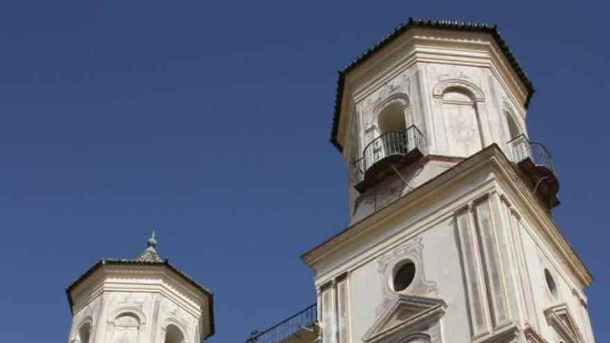 Fachada principal de la iglesia de San Felipe Neri.