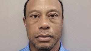 Tiger Woods torna al seu abisme