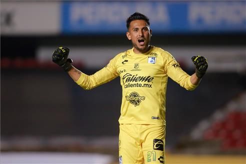 Gallos Blancos ganan de nuevo en casa