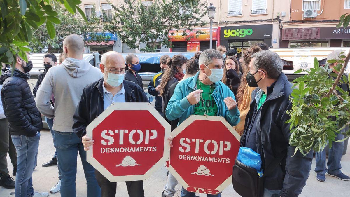 Varios activistas de la PAH.