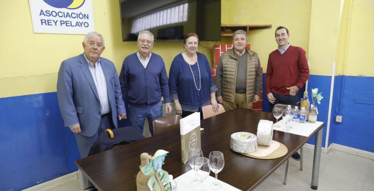 José Jiménez, Luis Gago, Lola Sánchez, Román Antonio Álvarez y Alejandro Alonso, ayer. | Ricardo Solís