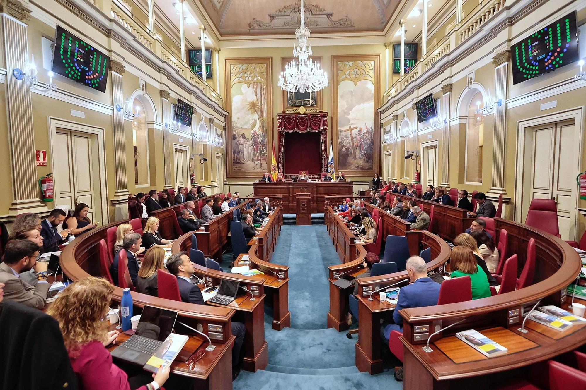Pleno del Parlamento de Canarias