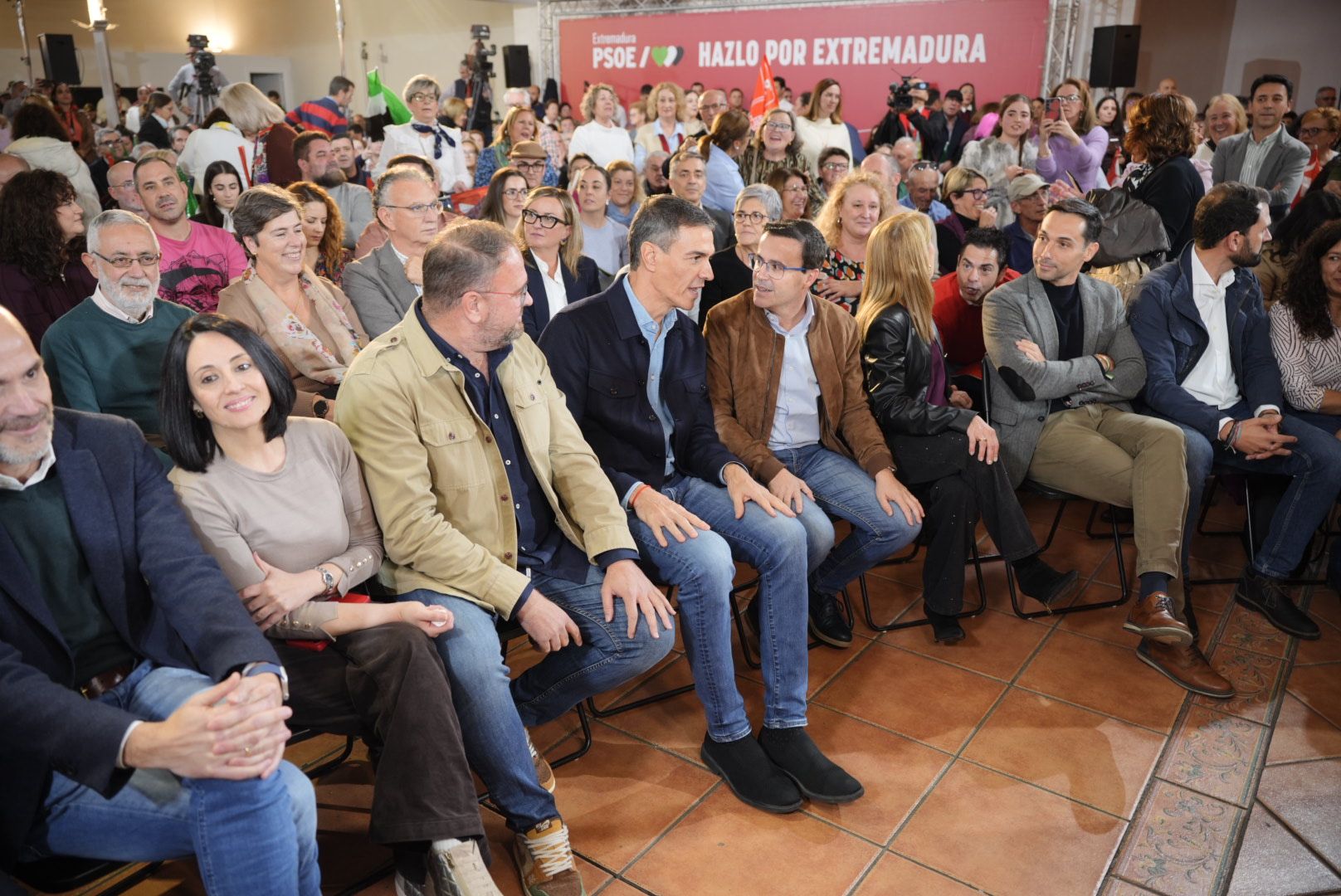 Fotogalería | Pedro Sánchez conquista Mérida