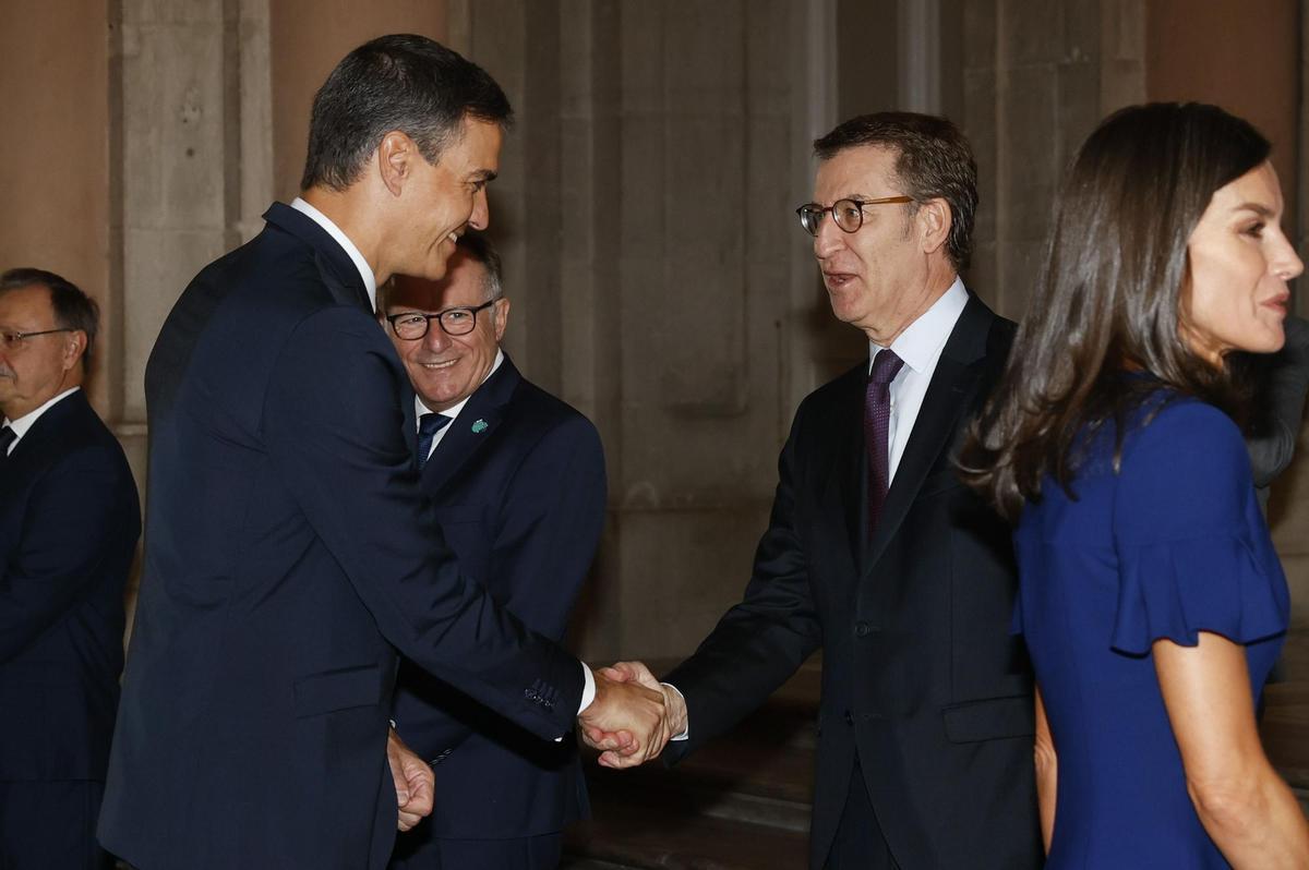 Los Reyes y Sánchez presiden el tercer homenaje a las víctimas de la pandemia